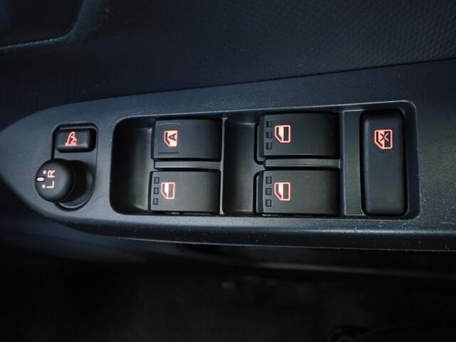 �d���i�[���h�A�~���[�E�p���[�E�B���h�E�������Ă��܂��B