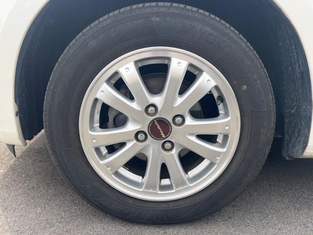 �y���f���[���A���~�z�C�[���z�O�ςɃ}�b�`�����A���~�z�C�[���𑕒����Ă���܂��B�e��A���~�z�C�[����A�X�^�b�h���X�^�C�����戵�����Ă���܂��B���񂲑��k����������