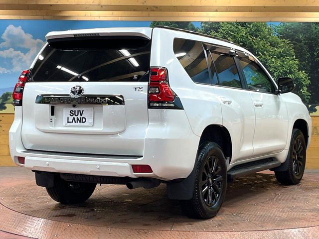 ☆全国のネクステージからお取り寄せが可能※!遠方の店舗に展示してあるクルマが気になる場合も、最寄りの店舗でご覧いただくことが可能です!是非私たちに要望をお聞かせください!※別途費用