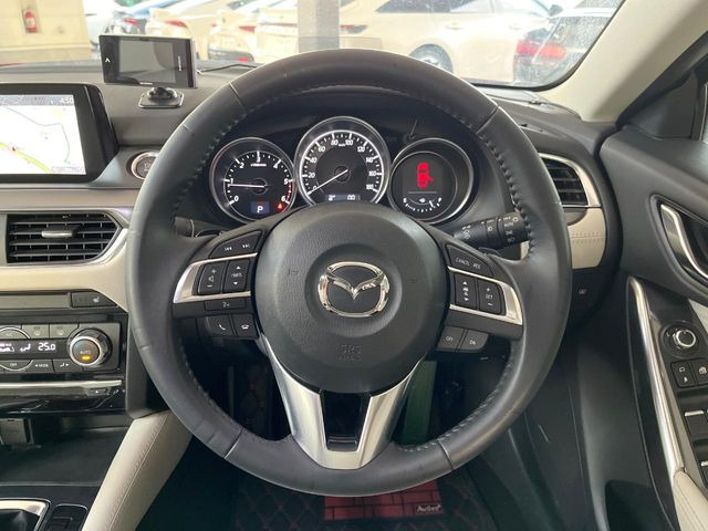 �y�����v�����X�e�A�����O�z�㎿�Ȋv���g�p���邱�ƂŁA��ɂ����������݂ƂĂ��^�]���₷���n���h���ł���