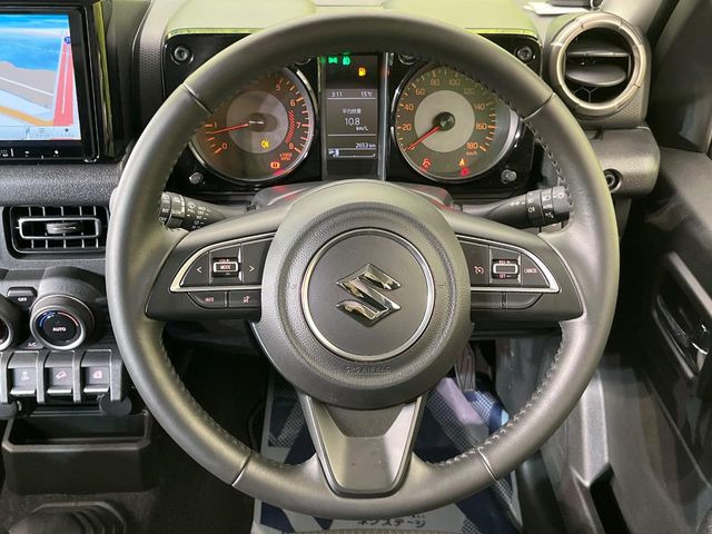 �y�����v�����X�e�A�����O�z�㎿�Ȋv���g�p���邱�ƂŁA��ɂ����������݂ƂĂ��^�]���₷���n���h���ł���