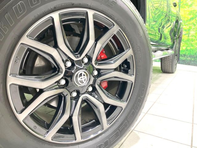 �y����18�C���`�A���~�z�C�[���z�O�ςɃ}�b�`���������A���~�z�C�[���𑕒����Ă���܂��B�e��ЊO�A���~�z�C�[����A�X�^�b�h���X�^�C�����戵�����Ă���܂��B���񂲑��k����������