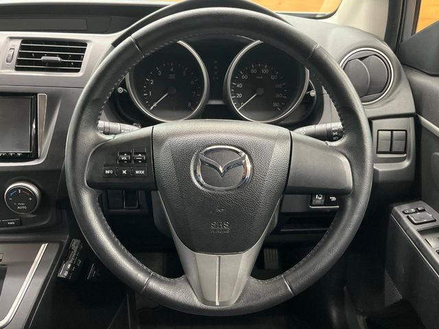 �y�����v�����X�e�A�����O�z�㎿�Ȋv���g�p���邱�ƂŁA��ɂ����������݂ƂĂ��^�]���₷���n���h���ł���