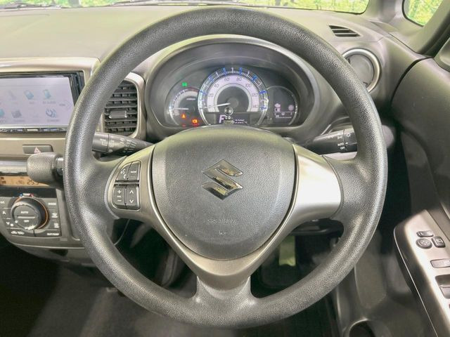 �y�X�e�A�����O�X�C�b�`�z�^�]���A�O������ڐ������炷���ƂȂ��A�I�[�f�B�I���̑��삪�\�ȕ֗��@�\!���S&���K�ȃh���C�u�����o���Ă���܂���