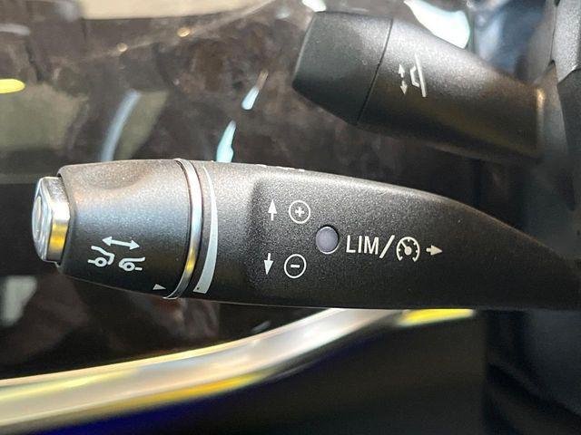 ���f�B�X�g���j�b�N�v���X:�s�s�A�x�O�A�������H�Ȃǂ̑��s���ɁA�X�e���I�}���`�p�[�p�X�J�����ƃ��[�_�[�Z���T�[�ɂ��A�O���Ԃ�F�����đ��x�ɉ������Ԋԋ������ێ����鎟����̃N���R��!