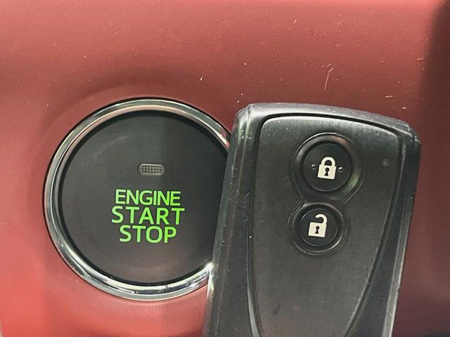 �y�L�[�t���[�V�X�e���z�J�o����|�P�b�g�ɓ��ꂽ�܂܂ł��h�A�̎{���E�������\�ȃX�}�[�g�L�[�𑕔��B�G���W���̃I���E�I�t�����J�M�����o���K�v����������Ƃ��Ă��֗��ł���