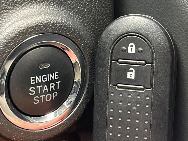 �y�X�}�[�g�L�[�z�J�o����|�P�b�g�ɓ��ꂽ�܂܂ł��h�A�̎{���E�������\�ȃX�}�[�g�L�[�𑕔��B�G���W���̃I���E�I�t�����J�M�����o���K�v����������Ƃ��Ă��֗��ł���