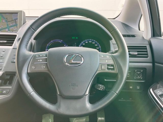 �y�����v�����X�e�A�����O�z�㎿�Ȋv���g�p���邱�ƂŁA��ɂ����������݂ƂĂ��^�]���₷���n���h���ł���