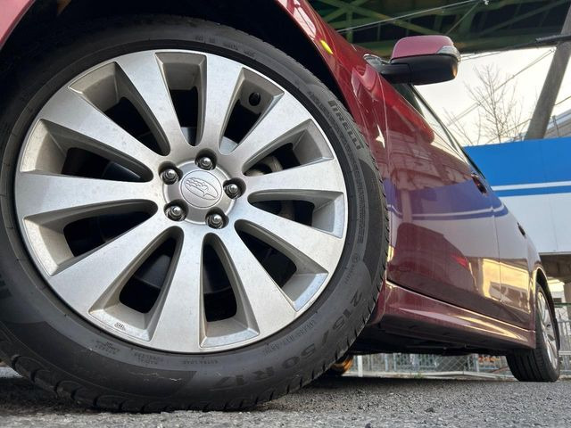 �y����17�C���`�A���~�z�C�[���z�O�ςɃ}�b�`���������A���~�z�C�[���𑕒����Ă���܂��B�e��ЊO�A���~�z�C�[����A�X�^�b�h���X�^�C�����戵�����Ă���܂��B���񂲑��k����������