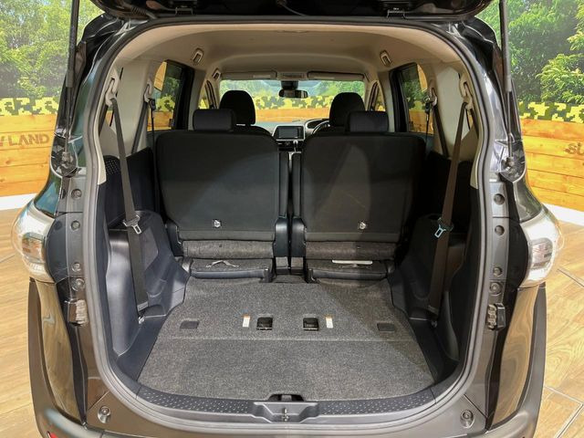 ���i�̂���������ʋ΁A���}���ɏ\���ȉ׎��X�y�[�X���m�ۂ��Ă���܂��B�Z�J���h�V�[�g��|���ƁA�傫�ȉו��̐ύڂ��\�ł���