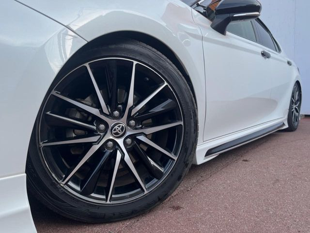 �y����17�C���`�A���~�z�C�[���z�O�ςɃ}�b�`���������A���~�z�C�[���𑕒����Ă���܂��B�e��ЊO�A���~�z�C�[����A�X�^�b�h���X�^�C�����戵�����Ă���܂��B���񂲑��k����������