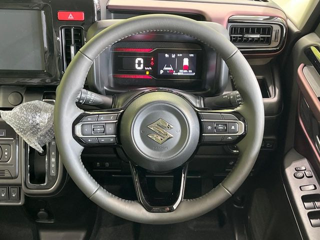 【純正革巻きステアリング】上質な革を使用することで、手にしっかり馴染みとても運転しやすいハンドルです♪