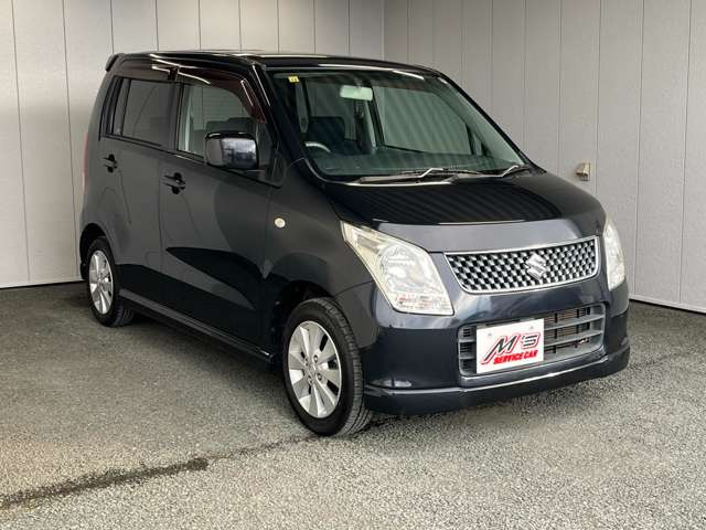 ���ʎԂ́u�T�[�r�X�J�[�G���Y �{�X�v�A�y�����Ԃ́u�T�[�r�X�J�[�G���Y �����X�v���炨�T�������܂��B