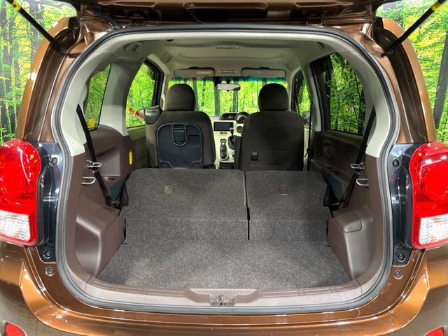 ���i�̂���������ʋ΁A���}���ɏ\���ȉ׎��X�y�[�X���m�ۂ��Ă���܂��B�Z�J���h�V�[�g��|���ƁA�傫�ȉו��̐ύڂ��\�ł���