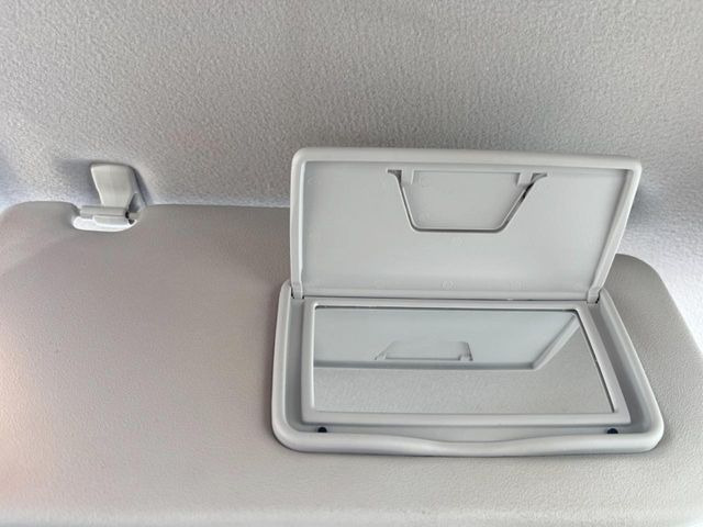 �y�o�j�e�B�~���[�z�T���o�C�U�[���ɐݒu���ꂽ�~���[�Őg�����Ȃ݃`�F�b�N!������Ƃ������C�N�����ɂ����􂵂܂���