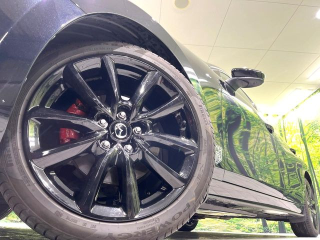 �y����18�C���`�A���~�z�C�[���z�O�ςɃ}�b�`���������A���~�z�C�[���𑕒����Ă���܂��B�e��ЊO�A���~�z�C�[����A�X�^�b�h���X�^�C�����戵�����Ă���܂��B���񂲑��k����������