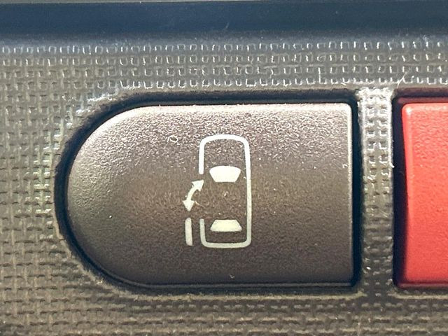 �y�p���[�X���C�h�h�A�z�X�}�[�g�L�[��^�]�Ȃ̃X�C�b�`�ŃX���C�h�h�A�̊J���\���d��������͂����ăh�A���J����K�v�������A���������q�l�ł��A�d���ו��������Ă��鎞�����N�ɊJ���߂ł��܂���