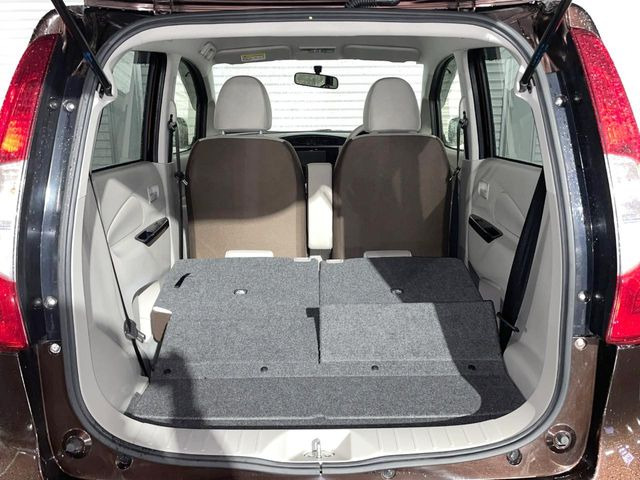 普段のお買い物や通勤、送迎等に十分な荷室スペースを確保しております。セカンドシートを倒すと、大きな荷物の積載も可能です♪