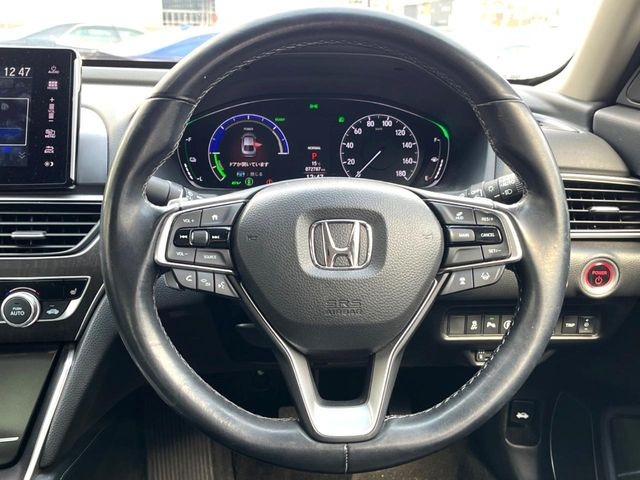 �y�����v�����X�e�A�����O�z�㎿�Ȋv���g�p���邱�ƂŁA��ɂ����������݂ƂĂ��^�]���₷���n���h���ł���