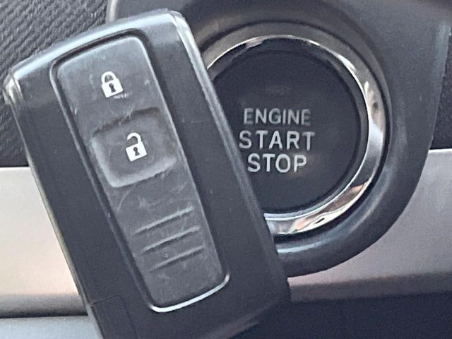 �y�L�[�t���[�V�X�e���z�J�o����|�P�b�g�ɓ��ꂽ�܂܂ł��h�A�̎{���E�������\�ȃX�}�[�g�L�[�𑕔��B�G���W���̃I���E�I�t�����J�M�����o���K�v����������Ƃ��Ă��֗��ł���