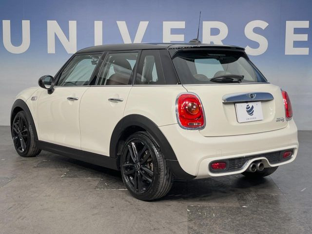 �������t�т̕ۏ؂̑��A���S�̍Œ�3�N�E���s�������ۏ�(�L��)�����p�ӁB�A���Ԃ����S���Ă��y���݂���������l�A�ۏؓ��e���[���͂������A�����_��&�I�C�������⃍�[�h�T�[�r�X���t�т��Ă���܂��B