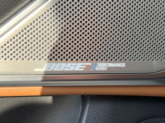 �yBOSE�T�E���h�V�X�e���t�������i�r�z�[���̃i�r�@�\�͂������A���x�ȃ`���[�j���O�\�͂����ڂ���Ă���A�������ȉ��y�����y���݂��������܂���