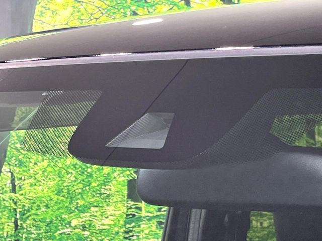 �y�z���_�Z���V���O�z���s���ɑO���̎ԗ�����F�����A�Փ˂������Ȏ��͌x��ƃu���[�L�ŏՓˉ���Ɣ�Q�y�����A�V�X�g�B�����S�Ƀh���C�u�����y���݂��������܂��B