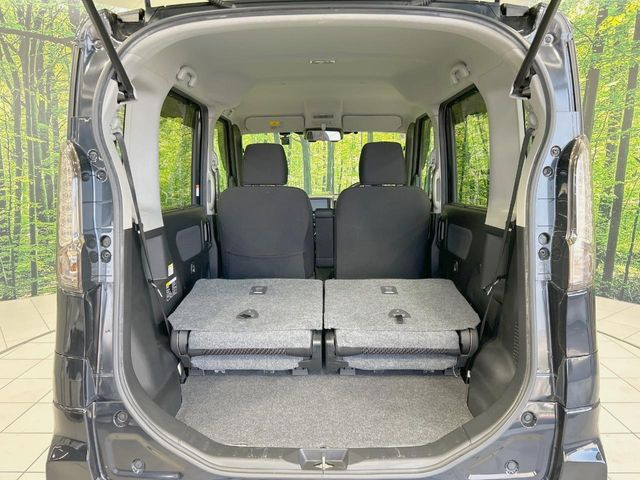 ���i�̂���������ʋ΁A���}���ɏ\���ȉ׎��X�y�[�X���m�ۂ��Ă���܂��B�Z�J���h�V�[�g��|���ƁA�傫�ȉו��̐ύڂ��\�ł���