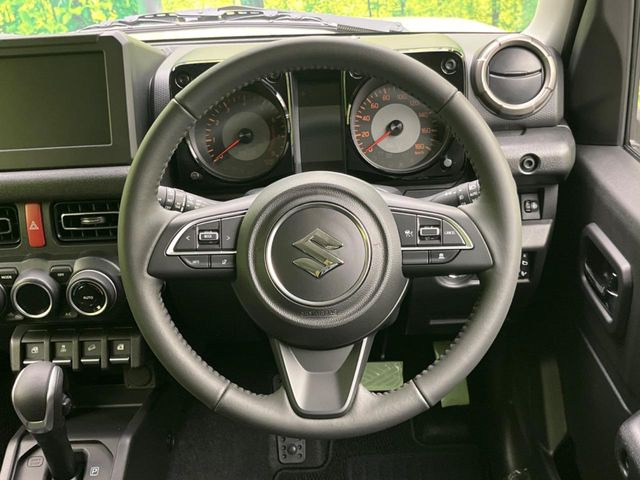 �y�����v�����X�e�A�����O�z�㎿�Ȋv���g�p���邱�ƂŁA��ɂ����������݂ƂĂ��^�]���₷���n���h���ł���