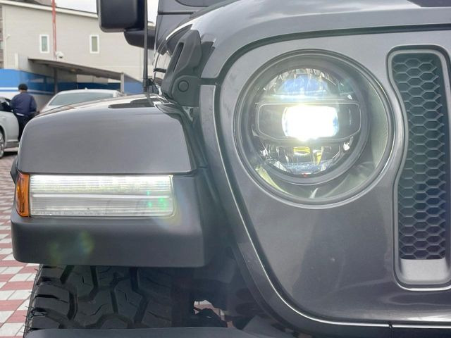 ��LED�w�b�h���C�g:��ԑ��s�����ǍD�Ȏ��E���m�ۂ����S���ĉ^�]�ł��鍂�P�xLED�w�b�h���C�g�𑕔�!�_�����x�������A����d�͂��}�����Ă��܂��B