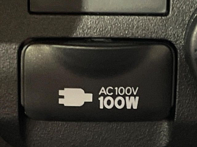 �y�A�N�Z�T���[�R���Z���g�z�L�����v��X�|�[�c�A�A�E�g�h�A�ł̃A�N�e�B�r�e�B�͂������A�ЊQ�E��d�̍ۂɏ����ɂ��Ȃ�AC100V�R���Z���g�𑕔���P�[�^�C��^�u���b�g�A�Q�[���@��̏[�d�ɂ���