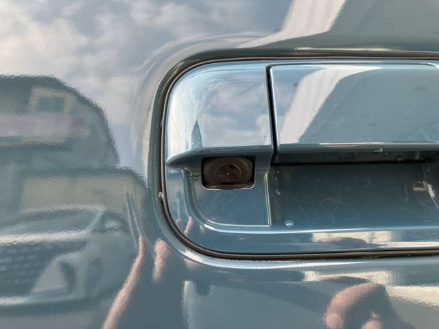 �o�b�N�J����!