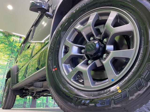 �y����15�C���`�A���~�z�C�[���z�O�ςɃ}�b�`���������A���~�z�C�[���𑕒����Ă���܂��B�e��ЊO�A���~�z�C�[����A�X�^�b�h���X�^�C�����戵�����Ă���܂��B���񂲑��k����������