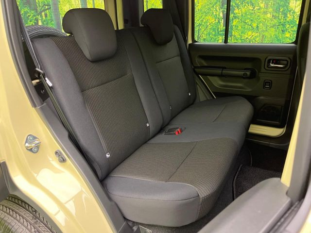 ���i���ȃI���W�i���t���A�}�b�g���I�v�V�����ɂĂ��p�ӂ��Ă���܂��B���D���ȃf�U�C����J���[�����Ԃɍ��킹�đI��ł����������Ƃ��ł��܂���