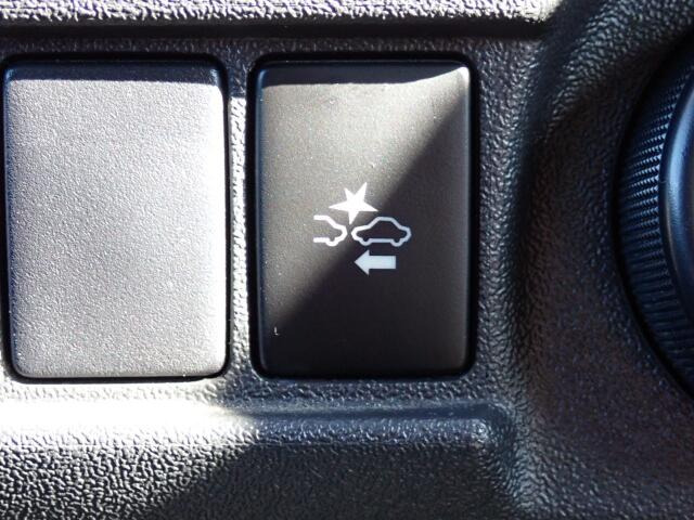 �Փˉ���y���u���[�L�A���s���ɑO���̎ԗ�����F�����A�Փ˂������Ȏ��͌x��ƃu���[�L�ŏՓˉ�����A�V�X�g�B�����S�Ƀh���C�u�����y���݂��������܂���