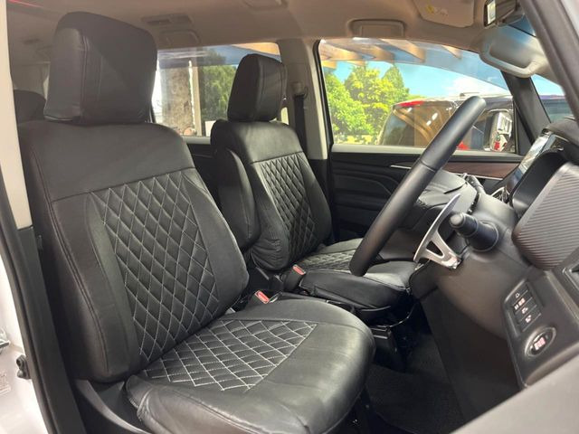 ドライバーによって運転しやすいポジションは異なり、あの車はどうなのか不安なこともありますよね。気になるお車は店頭で乗り込んでご確認いただけます♪