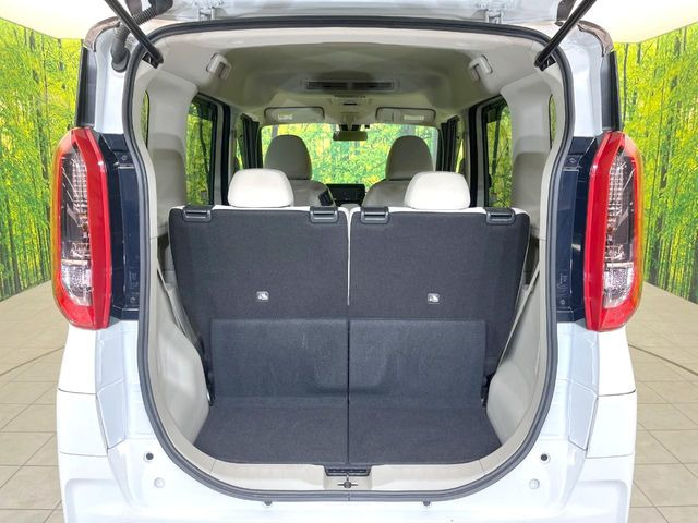 ���i�̂���������ʋ΁A���}���ɏ\���ȉ׎��X�y�[�X���m�ۂ��Ă���܂��B�Z�J���h�V�[�g��|���ƁA�傫�ȉו��̐ύڂ��\�ł���