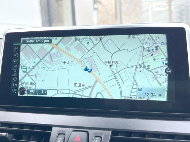 ��BMW�����i�r:��̊��̂���i�r�́A����������ԓ������o���Ă���܂��B�I�[�f�B�I�@�\���[�����Ă���܂��̂ŁA�^�]�����y���߂܂���