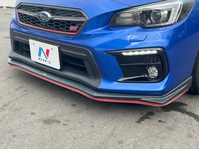 �ySTI�X�^�C���p�b�P�[�W�z�t�����g�E�T�C�h�E���A��STI�̃G�A���œ���B�O�ς̃X�|�[�e�B�[�����ۗ������Ă���邾���łȂ��A�������s���̋�̓o�����X���œK�����Ă���܂��B