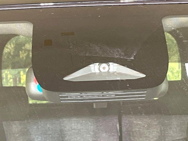 �y�g���^�Z�[�t�e�B�Z���X�z���s���ɑO���̎ԗ�����F�����A�Փ˂������Ȏ��͌x��ƃu���[�L�ŏՓˉ���Ɣ�Q�y�����A�V�X�g�B�����S�Ƀh���C�u�����y���݂��������܂��B