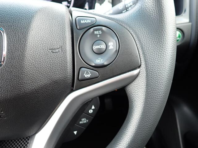 �y�N���[�Y�R���g���[���z�������H�ł̒��������s���y�Ɂ�A�N�Z���y�_���𓥂܂��Ɏԑ������ɕۂ��Ƃ��\�ł��B�O���̎ԗ������m���ĎԊԂ�ۂ悤�ɑ��x���߂��Ă���܂�!!