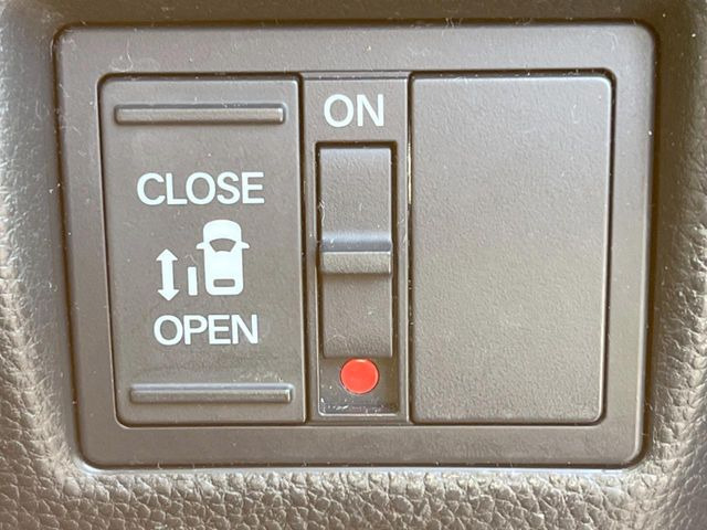 �y�p���[�X���C�h�h�A�z�X�}�[�g�L�[��^�]�Ȃ̃X�C�b�`�ŃX���C�h�h�A�̊J���\���d��������͂����ăh�A���J����K�v�������A���������q�l�ł��A�d���ו��������Ă��鎞�����N�ɊJ���߂ł��܂���