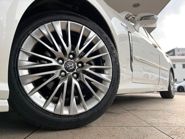 �y�����I�v�V����18�C���`�A���~�z�C�[���z�����I�v�V�����z�C�[���𑕒��B���s���\�̌���ɉ����A�O�ς����X�^�C���b�V���ɂȂ��Ă��܂��B