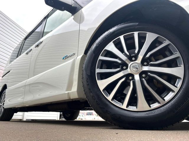 �y16�C���`�A���~�z�C�[���z�O�ςɃ}�b�`�����A���~�z�C�[���𑕒����Ă���܂��B�e��A���~�z�C�[����A�X�^�b�h���X�^�C�����戵�����Ă���܂��B���񂲑��k����������