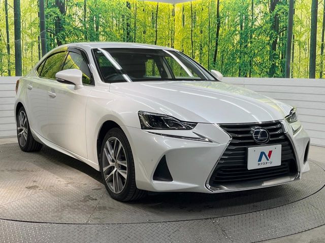 高透明度のガラス皮膜で撥水はもちろん、上質なツヤ・光沢を実現。紫外線や酸性雨から大切な愛車を保護し、色あせ・劣化を防止。「弾スプラッシュコート」、「弾プリミッサコート」からお選びいただけます。