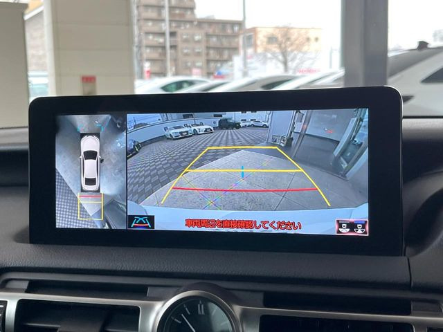 �y�p�m���~�b�N�r���[���j�^�[�z��p�̃J�����ɂ��A�ォ�猩���낵���悤�Ȏ��_��360�x�N���}�̎��͂��m�F���邱�Ƃ��ł��܂������p�������m�F���₷���A�����ꏊ�ł̐؂�Ԃ��⒓�Ԃ��X���[�Y�ɍs���܂��B