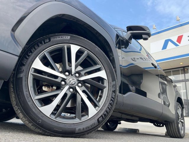 �y����18�C���`�A���~�z�C�[���z�O�ςɃ}�b�`���������A���~�z�C�[���𑕒����Ă���܂��B�e��ЊO�A���~�z�C�[����A�X�^�b�h���X�^�C�����戵�����Ă���܂��B���񂲑��k����������