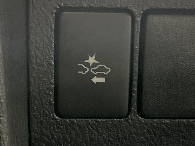 �y�v���N���b�V���Z�[�t�e�B�z�O���̎ԗ��������m���A�Փ˂������Ȏ��͌x��Œ��ӂ𑣂��A�u���[�L�𓥂ޗ͂��T�|�[�g�B�u���[�L�𓥂߂Ȃ������ꍇ�͏Փ˔�Q�y���u���[�L���쓮�A�Փˉ�����T�|�[�g���܂��B