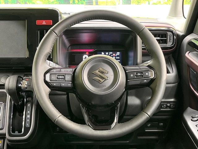 【純正革巻きステアリング】上質な革を使用することで、手にしっかり馴染みとても運転しやすいハンドルです♪