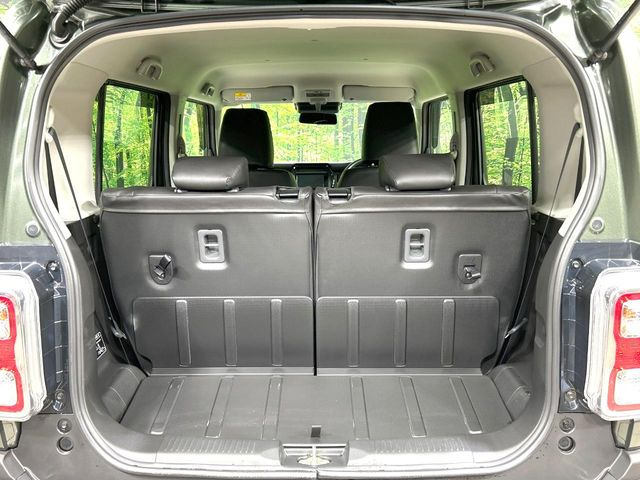 ���i�̂���������ʋ΁A���}���ɏ\���ȉ׎��X�y�[�X���m�ۂ��Ă���܂��B�Z�J���h�V�[�g��|���ƁA�傫�ȉו��̐ύڂ��\�ł���